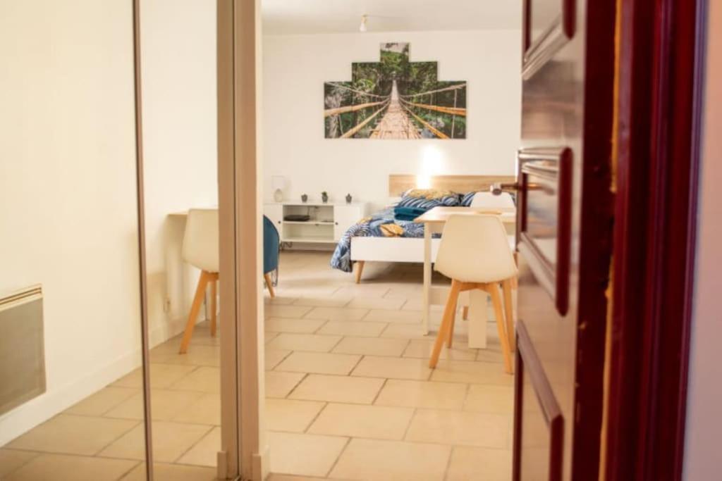 Studio Cosy Tv Wifi Confortable Et Chaleureux Gaillon Екстер'єр фото